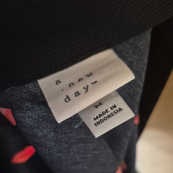 🎁3/$30🎁 A New Day Lips Print Midi Pencil  Skirt Sateen Black Sz M - Picture 5 of 11